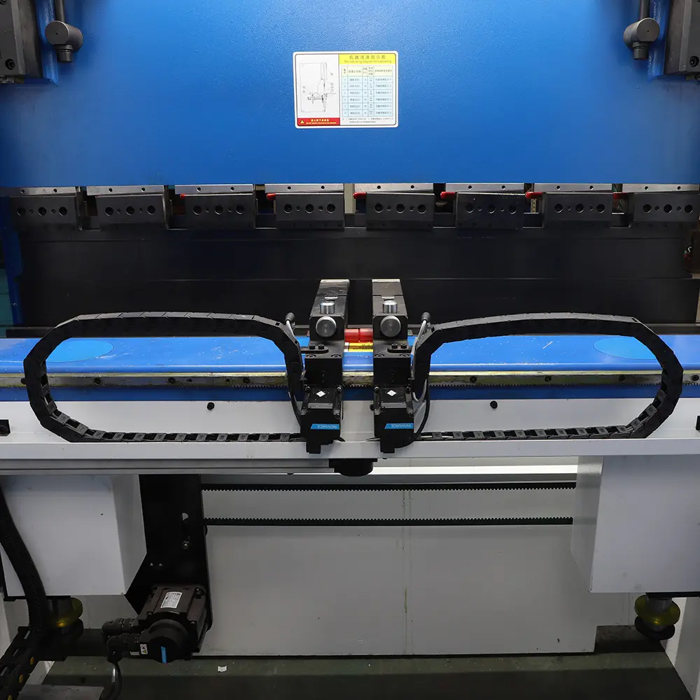 4( X,R,Z1,Z2) axis backgauge controlled by CNC system.JPG